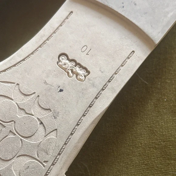 Butter yellow Coach slide Sandal With Tea Rose - Picture 7 of 11